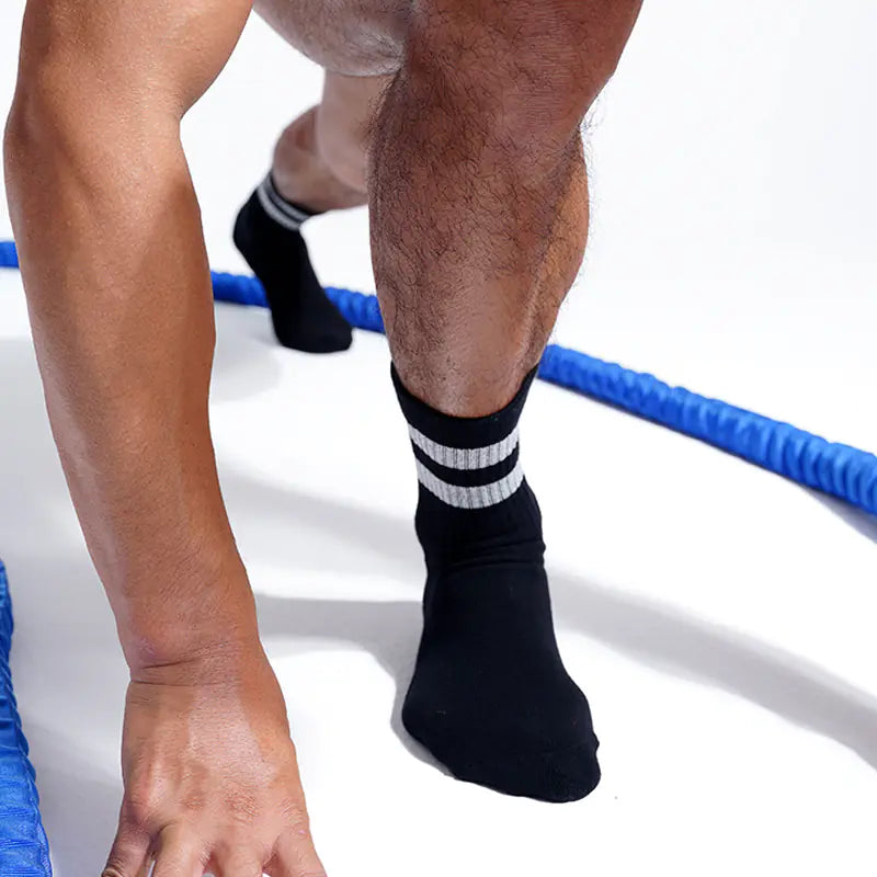 Sockkon Men's Mid-Calf Reflective Running Socks